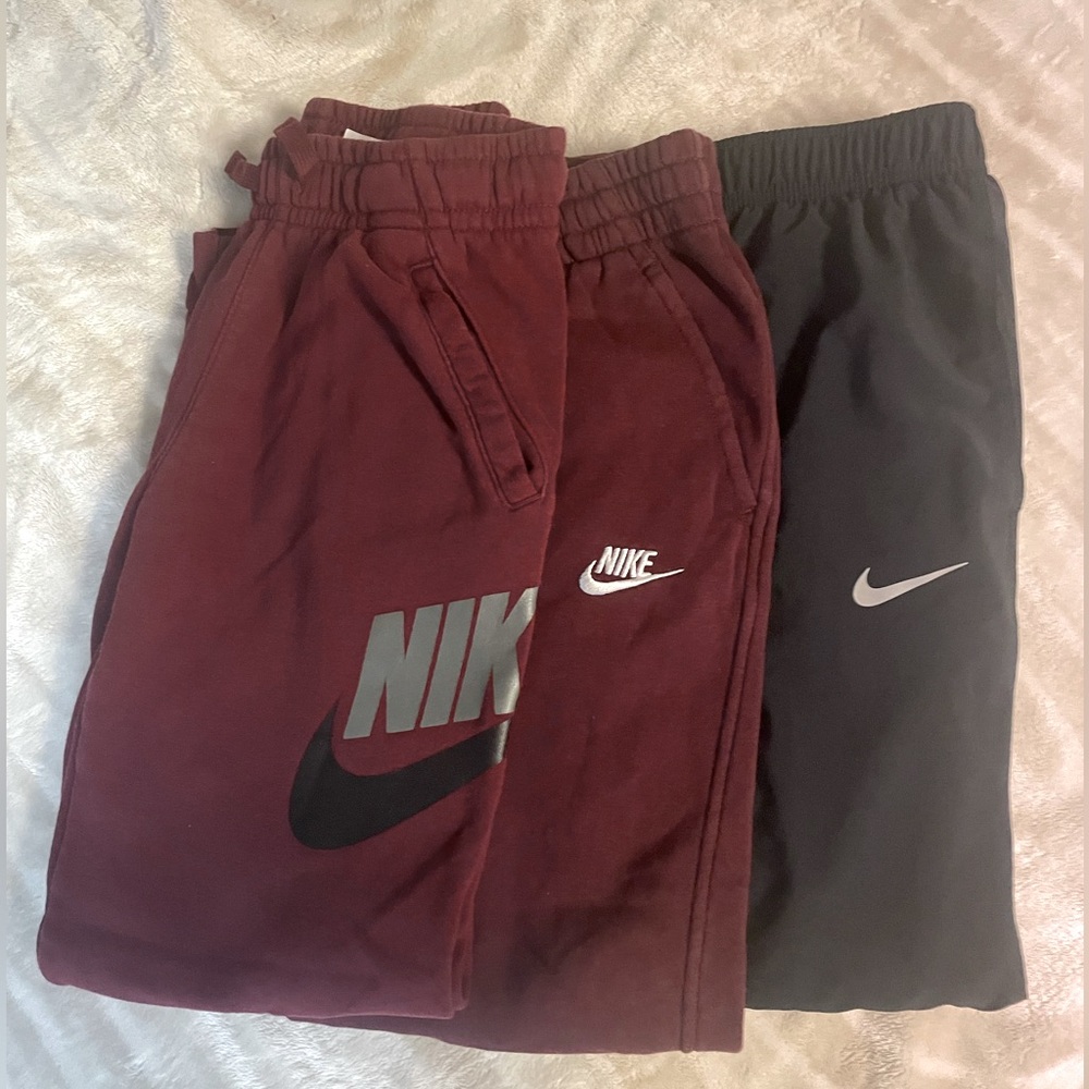 Nike joggers youth Large - lot of 3